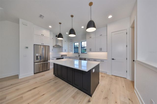 4324 W GRAY STREET 2, Tampa, FL 33609