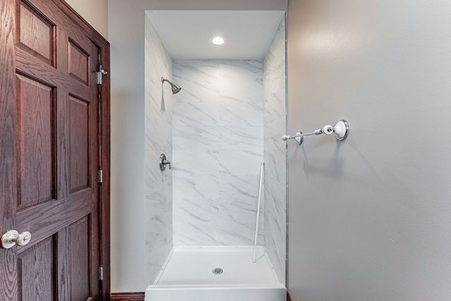 5543 W Diversey Avenue, Chicago, IL 60639