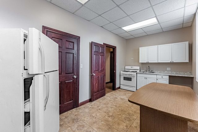 5543 W Diversey Avenue, Chicago, IL 60639