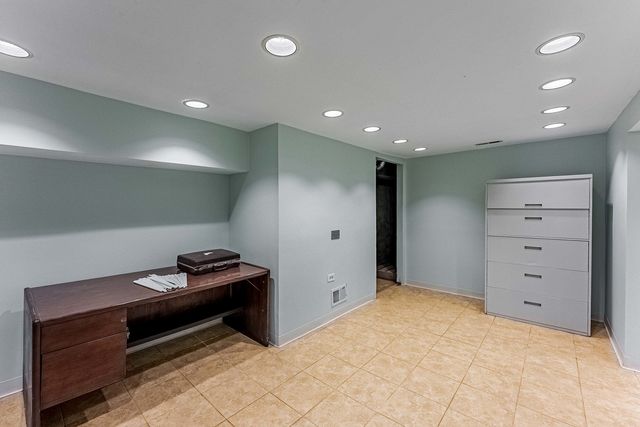 5543 W Diversey Avenue, Chicago, IL 60639