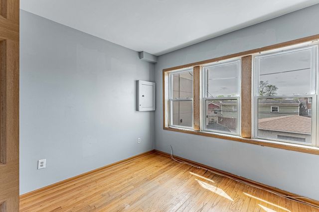 5543 W Diversey Avenue, Chicago, IL 60639