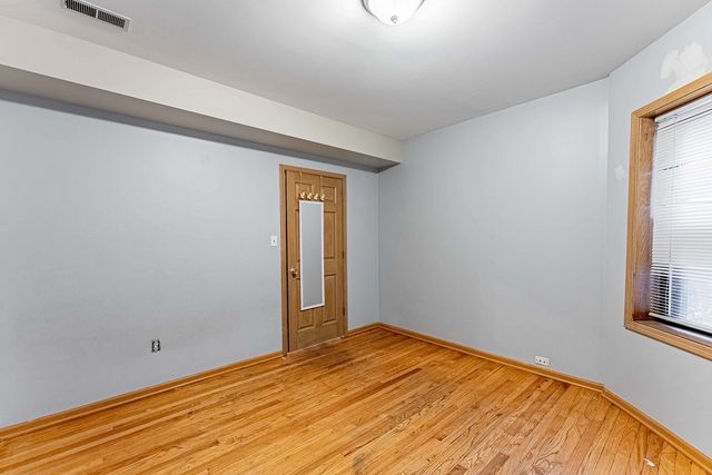 5543 W Diversey Avenue, Chicago, IL 60639