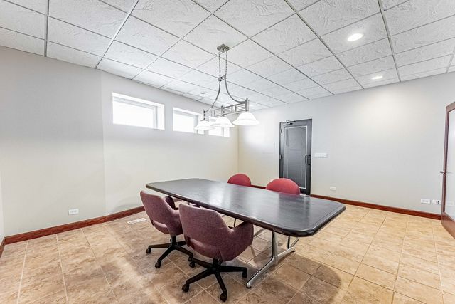 5543 W Diversey Avenue, Chicago, IL 60639