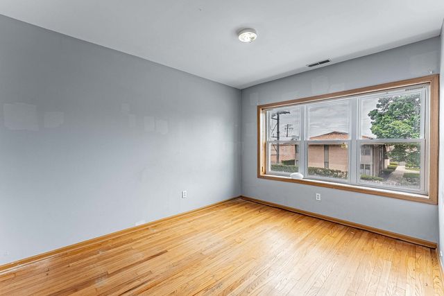 5543 W Diversey Avenue, Chicago, IL 60639