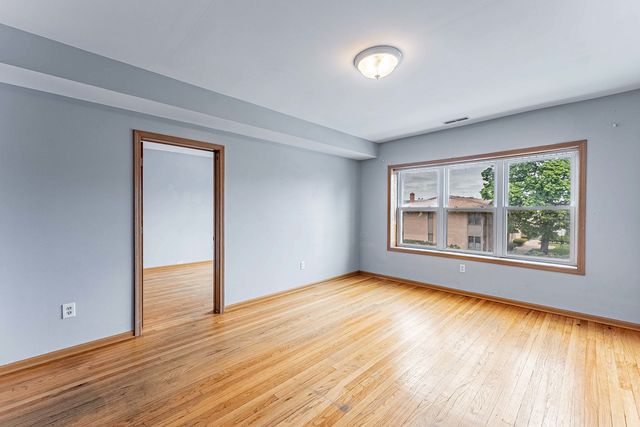 5543 W Diversey Avenue, Chicago, IL 60639