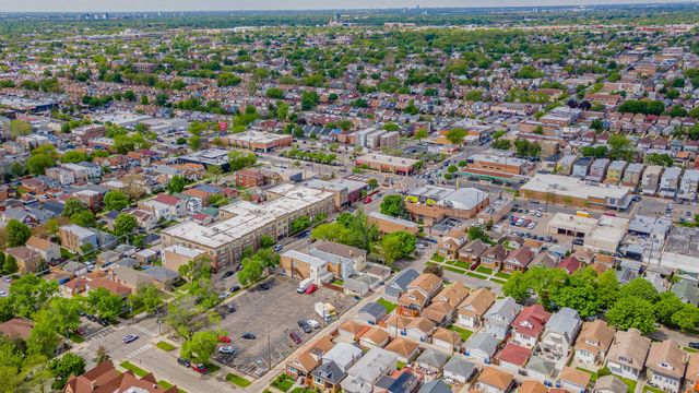 5543 W Diversey Avenue, Chicago, IL 60639