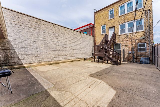 5543 W Diversey Avenue, Chicago, IL 60639