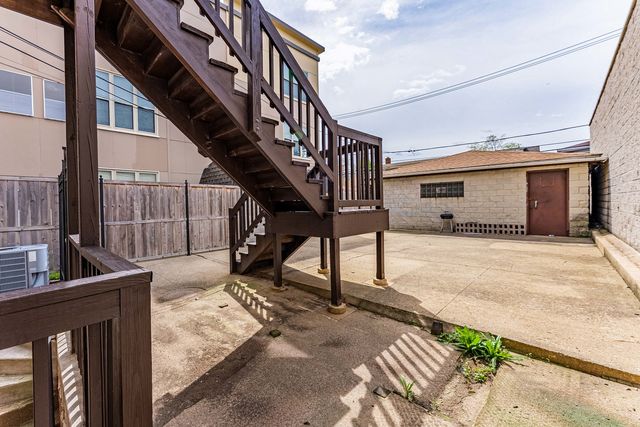 5543 W Diversey Avenue, Chicago, IL 60639