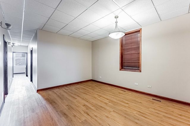 5543 W Diversey Avenue, Chicago, IL 60639