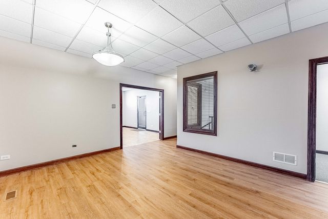 5543 W Diversey Avenue, Chicago, IL 60639