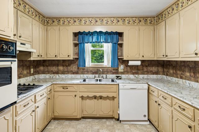 10924 Rials Branch Rd, Bon Aqua, TN 37025