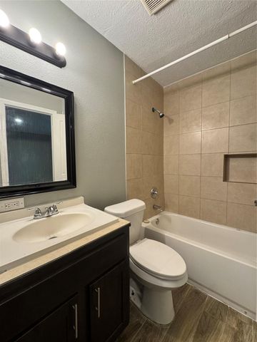 7886 Locksley Road, Houston, TX 77078