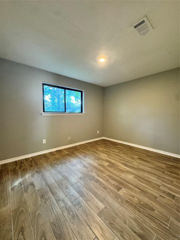 7886 Locksley Road, Houston, TX 77078