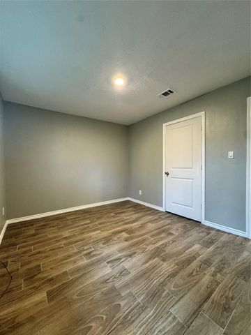 7886 Locksley Road, Houston, TX 77078