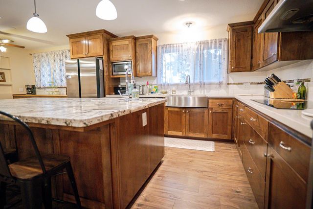 35385 John Albert Drive, Madera, CA 93636