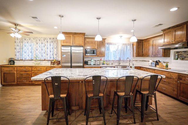 35385 John Albert Drive, Madera, CA 93636