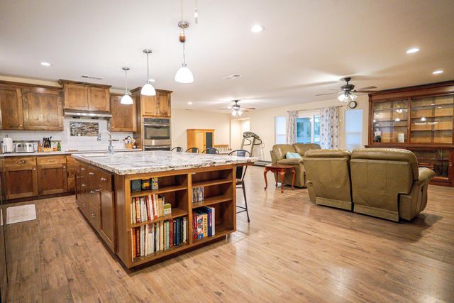 35385 John Albert Drive, Madera, CA 93636