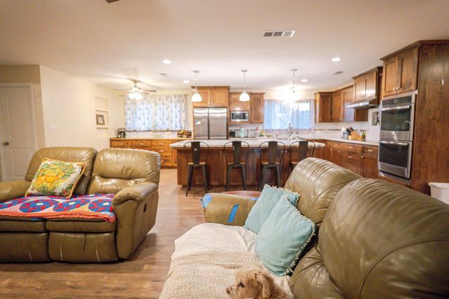 35385 John Albert Drive, Madera, CA 93636