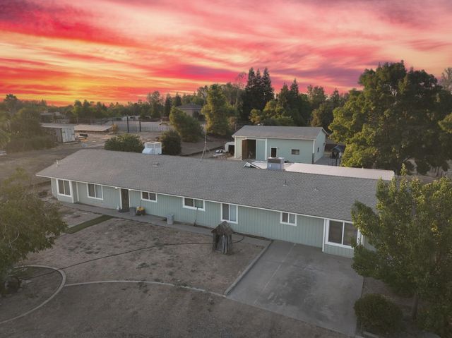 35385 John Albert Drive, Madera, CA 93636