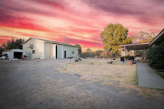 35385 John Albert Drive, Madera, CA 93636