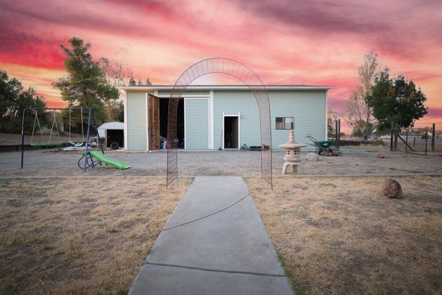 35385 John Albert Drive, Madera, CA 93636