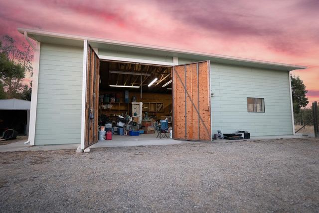 35385 John Albert Drive, Madera, CA 93636