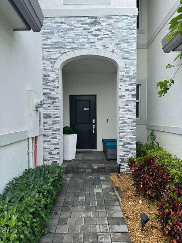 4668 NW 120th Way, Coral Springs, FL 33076