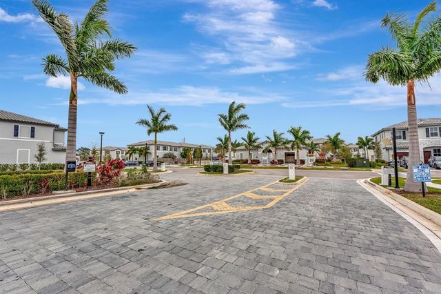 4668 NW 120th Way, Coral Springs, FL 33076