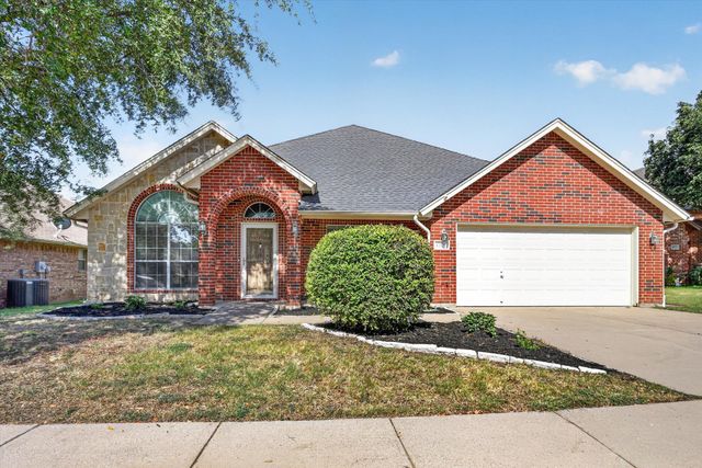 6829 Cheatham Drive, Watauga, TX 76148