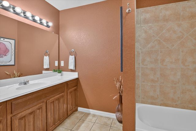6829 Cheatham Drive, Watauga, TX 76148