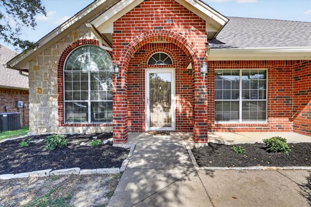 6829 Cheatham Drive, Watauga, TX 76148