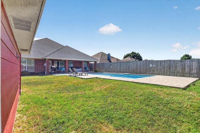 6829 Cheatham Drive, Watauga, TX 76148