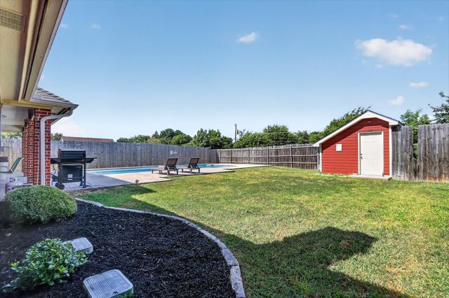 6829 Cheatham Drive, Watauga, TX 76148