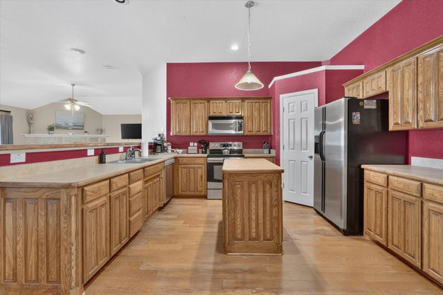 6829 Cheatham Drive, Watauga, TX 76148
