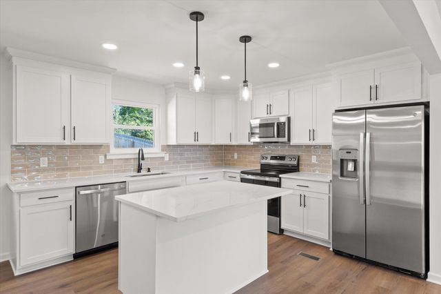 6905 Creeklands Lane, Hixson, TN 37343