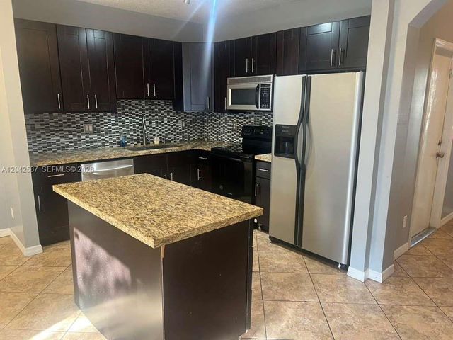 2825 SW 127th Way, Miramar, FL 33027
