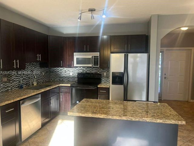 2825 SW 127th Way, Miramar, FL 33027
