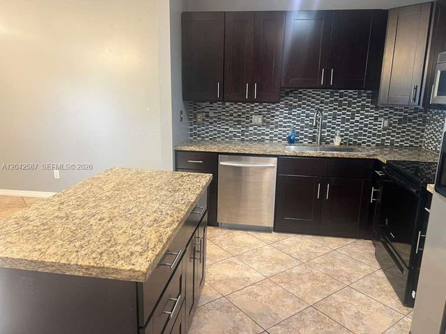 2825 SW 127th Way, Miramar, FL 33027