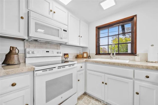 329 Aster, Laguna Beach, CA 92651