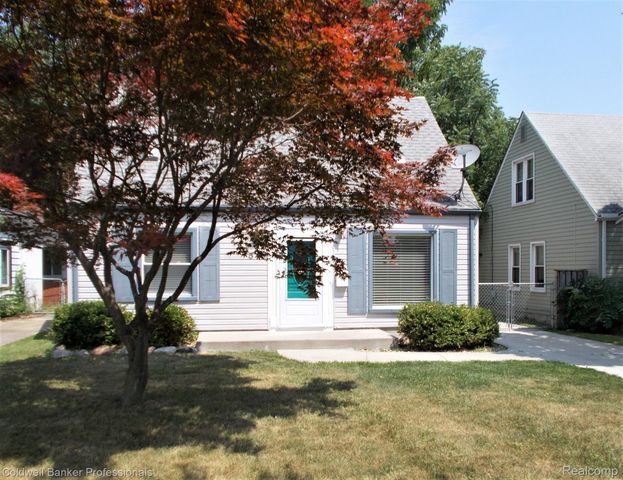2205 E 10 MILE Road, Royal Oak, MI 48067