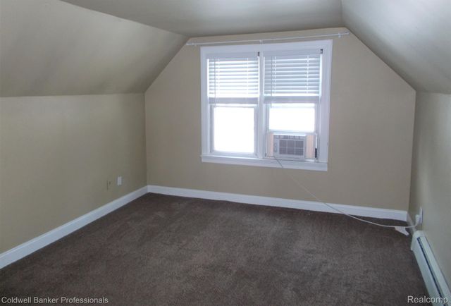 2205 E 10 MILE Road, Royal Oak, MI 48067