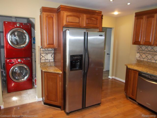 2205 E 10 MILE Road, Royal Oak, MI 48067