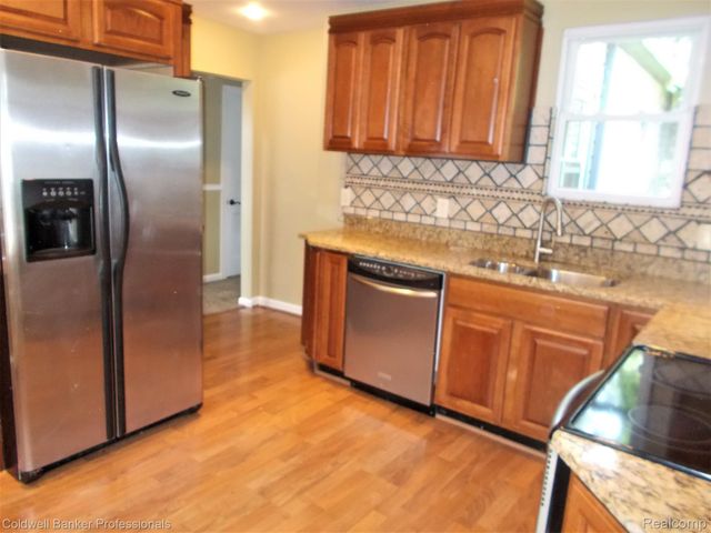 2205 E 10 MILE Road, Royal Oak, MI 48067