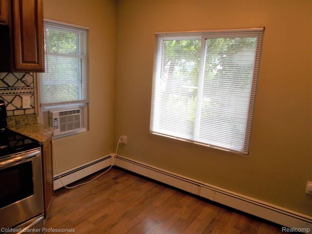 2205 E 10 MILE Road, Royal Oak, MI 48067