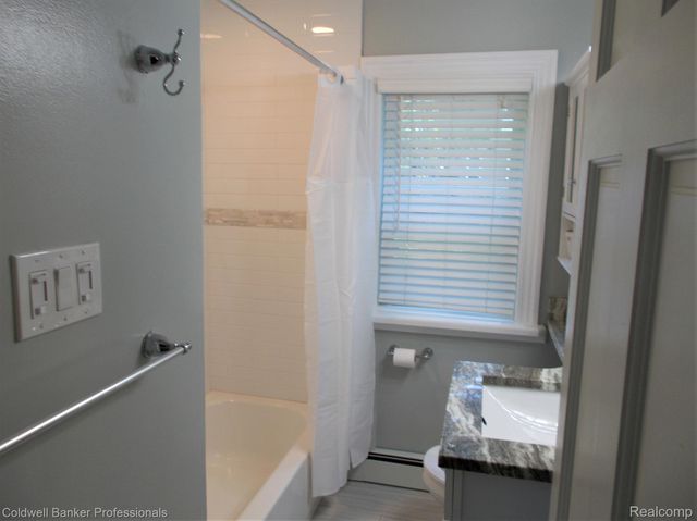 2205 E 10 MILE Road, Royal Oak, MI 48067
