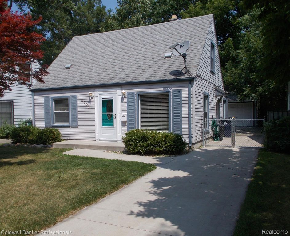 2205 E 10 MILE Road, Royal Oak, MI 48067