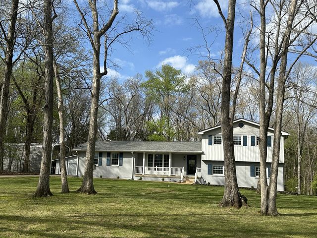 141 Bluegrass Pkwy, Lebanon, TN 37090