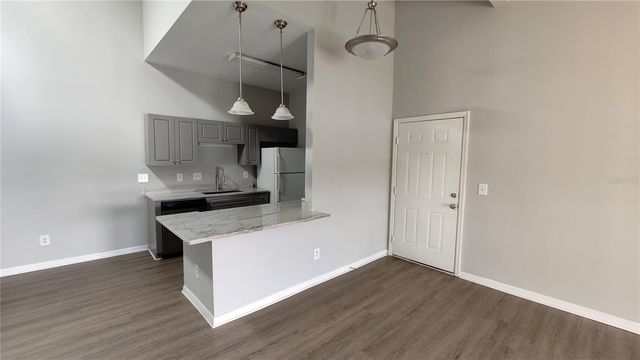 145 N PEARL LAKE CAUSEWAY 204, Altamonte Springs, FL 32714