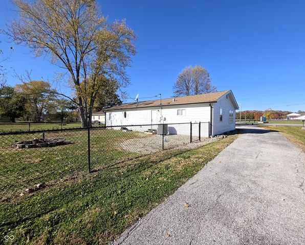 5755 E State Road 144, Mooresville, IN 46158