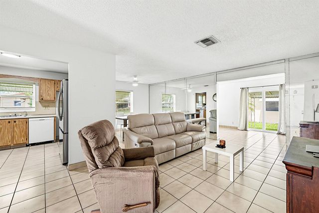 6061 Stanley Lane, Delray Beach, FL 33484
